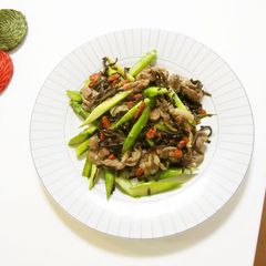 A picture of Asparagus, Pork & Goji Berry Stir-Fry.