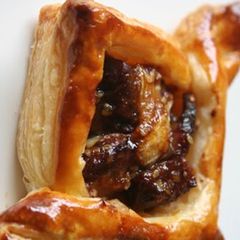 A picture of Aussie Beef Yakiniku BBQ Beef Pie.