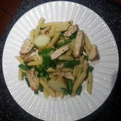 A picture of Chicken & Green Bean Pasta.