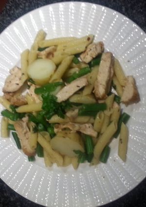 A picture of Chicken & Green Bean Pasta.
