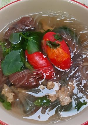 รูปของ เมนูแกงจืดผักตำลึง วุ้นเส้น เลือดหมู
