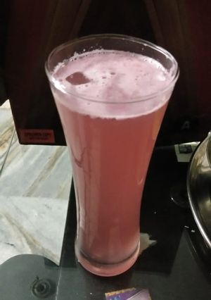 A picture of Thanda sharbat.