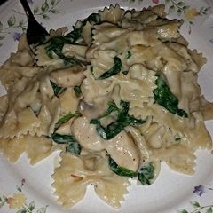A picture of Chicken florentine.
