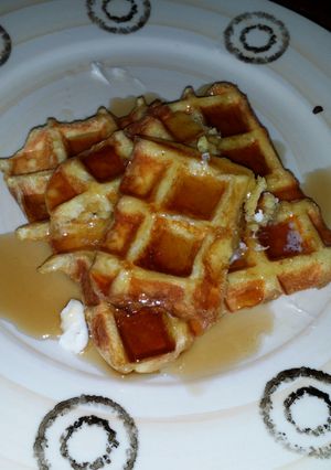A picture of French Toast waffles.
