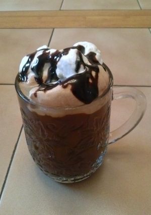A picture of "Adults Only" Hot Chocolate.