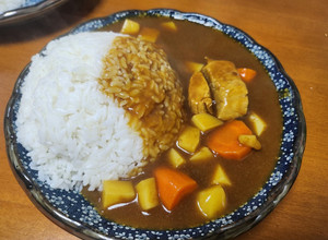 咖哩飯 - 咖哩塊 的食譜成品照片