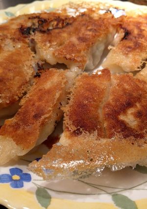 A picture of My Crispy Skillet Potstickers with Ice Lattice.
