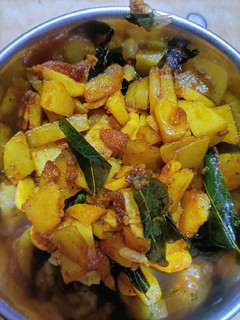 உருளைக்கிழங்கு வருவல்(potato fry recipe in tamil) செய்முறை முக்கிய புகைப்படம்