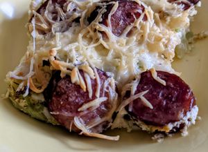 Une photo de Gratin brocolis mozzarella et saucisses de Morteau