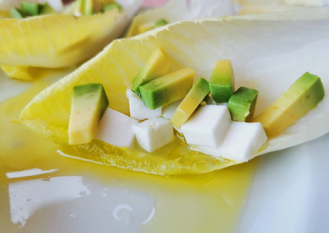 Endivias con queso tierno y aguacate!!!