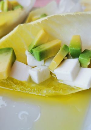 Foto principal de Endivias con queso tierno y aguacate!!!