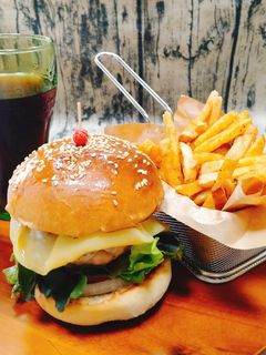 🍔全麥漢堡麵包佐香料豬漢堡排 的食譜成品照片