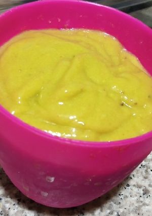 A picture of Avocado, bananas smoothie.