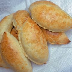 A picture of Crunchy meatpie.