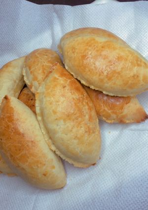 A picture of Crunchy meatpie.