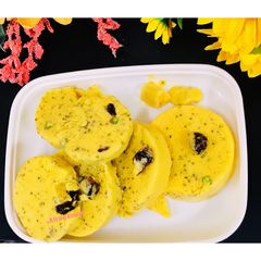 A picture of Cranberries & mangoes frozen dessert.