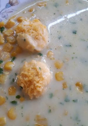 Petrezselymes kukoricaleves sajtgombócokkal recept fotója