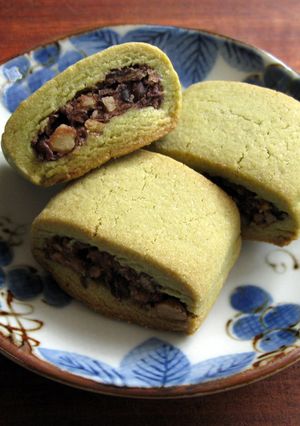 Azuki & Walnut Stuffed Matcha Cookies Recipe by Hiroko Liston - Cookpad