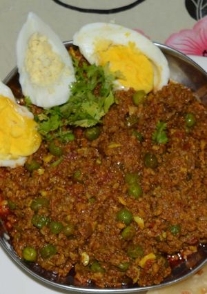 কিমা মটর কারি (keema matar curry recipe in Bengali) রেসিপির প্রধান ছবি