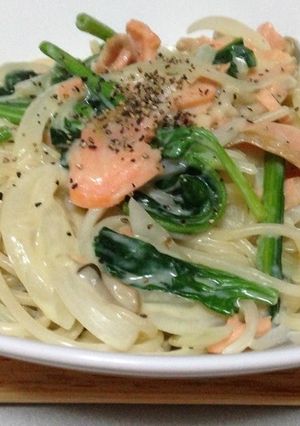 A picture of Salmon & Spinach Soy Milk Pasta.