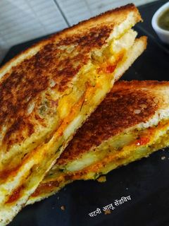 चटनी आलू सैंडविच (chutney aloo sandwich recipe in Hindi) रेसिपी मुख्य फोटो