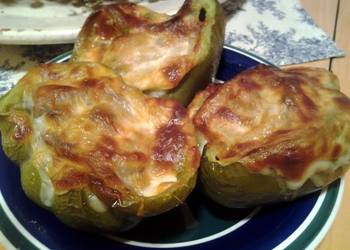How to Prepare Appetizing Philly cheesesteak stuffed bell peppers