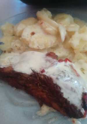 Una foto de Paleta de cerdo con papa a la crema con roquefort