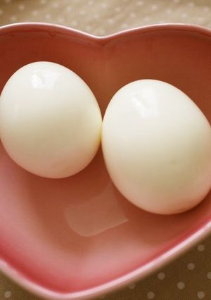 A picture of Easy Boiled Eggs! In the Microwave.