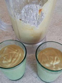 Una foto de Licuado de palta y dulce de leche