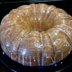 A picture of Super easy lemon pound cake.