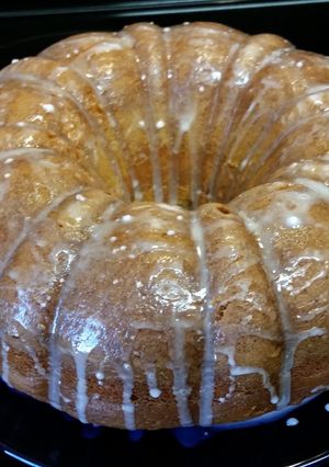 A picture of Super easy lemon pound cake.