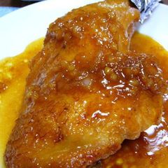 A picture of Christmas Chicken in a Frying Pan.