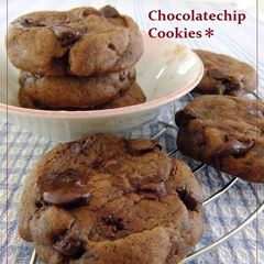 A picture of Easy Chocolate Chip Cookies.
