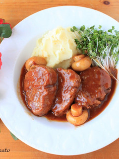 A picture of Simple Bistro-style Stewed Pork Fillets.