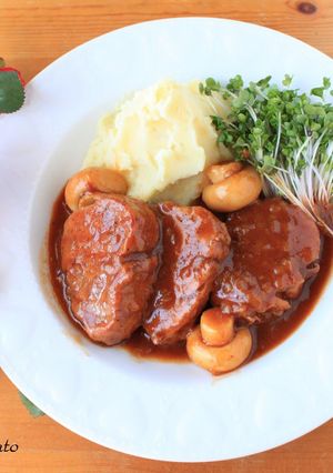 A picture of Simple Bistro-style Stewed Pork Fillets.