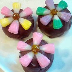 A picture of Cake Balls.