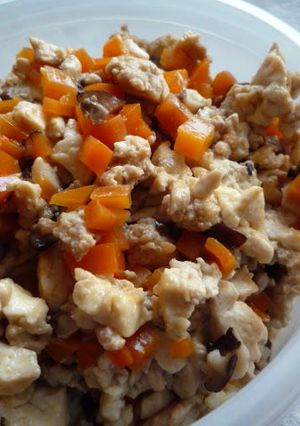 A picture of Scrambled Firm Tofu and Chicken.