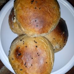 A picture of Eggless buns.