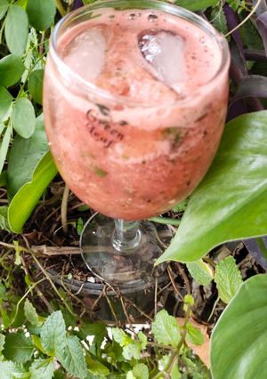 A picture of Water melon lemonade.