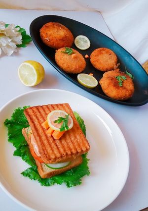A picture of Crispy tofu sandwich.