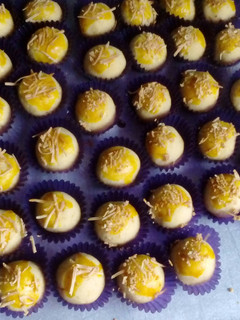 A picture of Pineapple Jam Cookie.