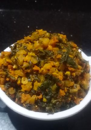 ચણા ના લોટ વાળી મૂળા ની ભાજી (Chana Flour Mooli Bhaji Recipe In Gujarati) રેસીપી મુખ્ય ફોટો