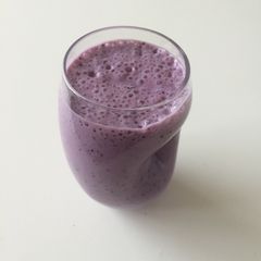 A picture of Green Tea, Banana, Blueberry Smoothie.
