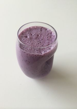 A picture of Green Tea, Banana, Blueberry Smoothie.