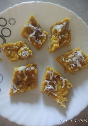 बेसन पतोड़े (Besan Patode recipe in hindi) रेसिपी मुख्य फोटो
