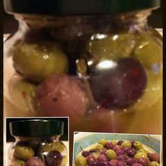 A picture of AMIEs Marinated Olives.
