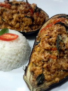 A picture of Kanya's Chicken and Eggplants Curry.