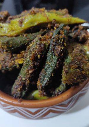 સ્ટફ્ડ ક્રિસ્પી ભીંડી (Stuffed crispy bhindi) રેસીપી મુખ્ય ફોટો