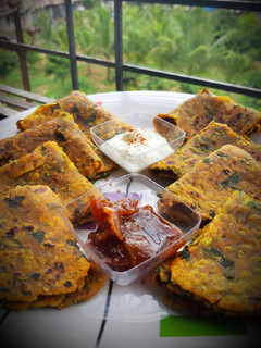 મેથી થેપલા (Fenugreek Thepla Recipe In Gujarati) રેસીપી મુખ્ય ફોટો