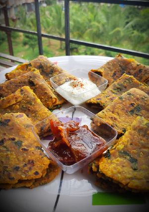 મેથી થેપલા (Fenugreek Thepla Recipe In Gujarati) રેસીપી મુખ્ય ફોટો